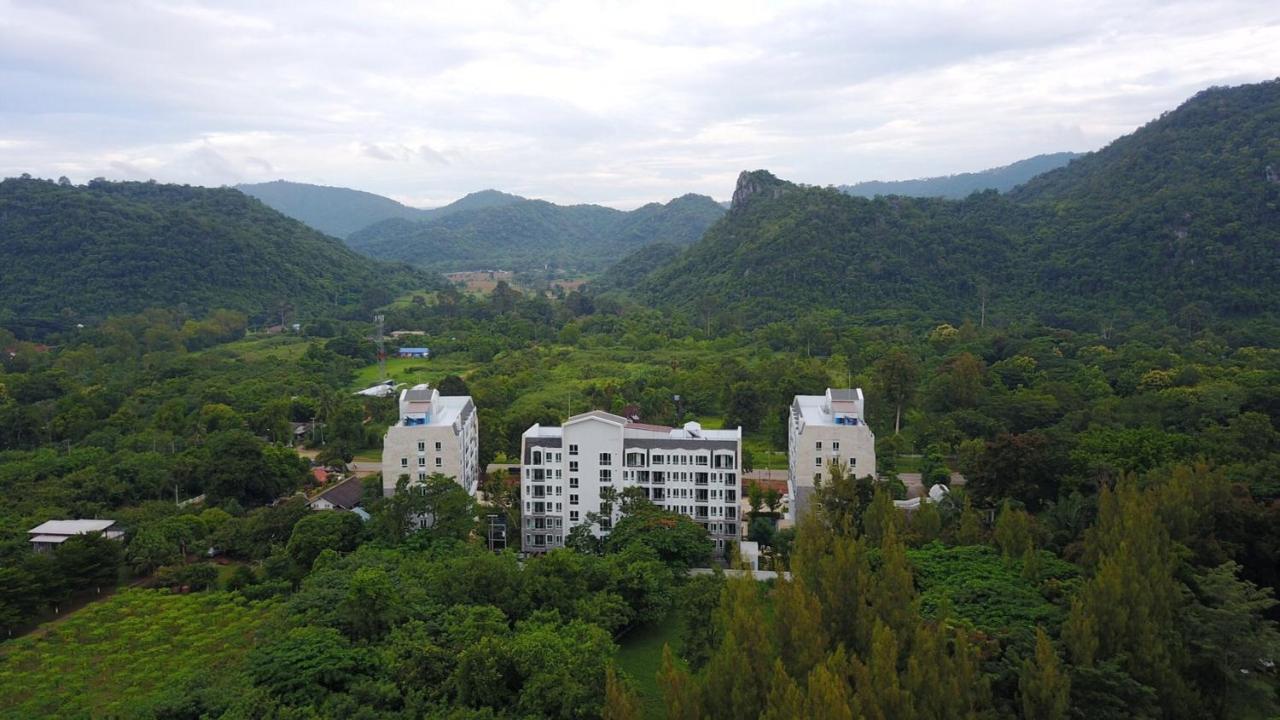 דירות מו סי Courtyard Khaoyai By Jp מראה חיצוני תמונה